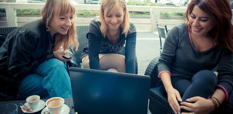 3 Ways You're Being Cliquey at Work Without Even Realizing It