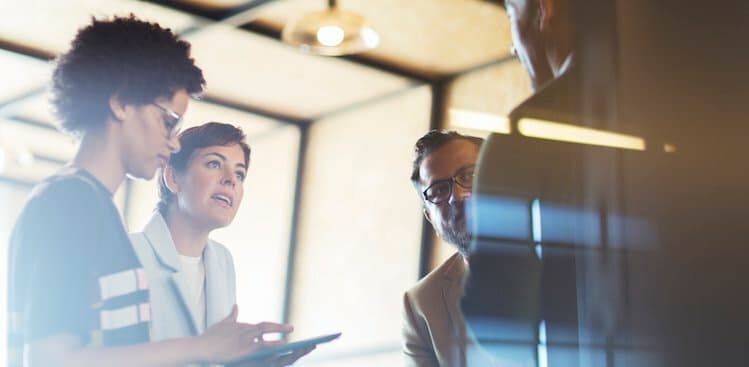 4 Small Changes That'll Give You More Confidence When You Talk to Important People