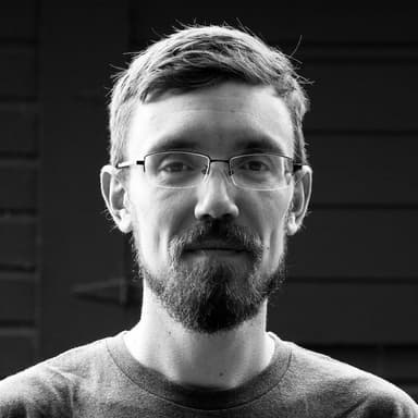 Charlie Custer headshot